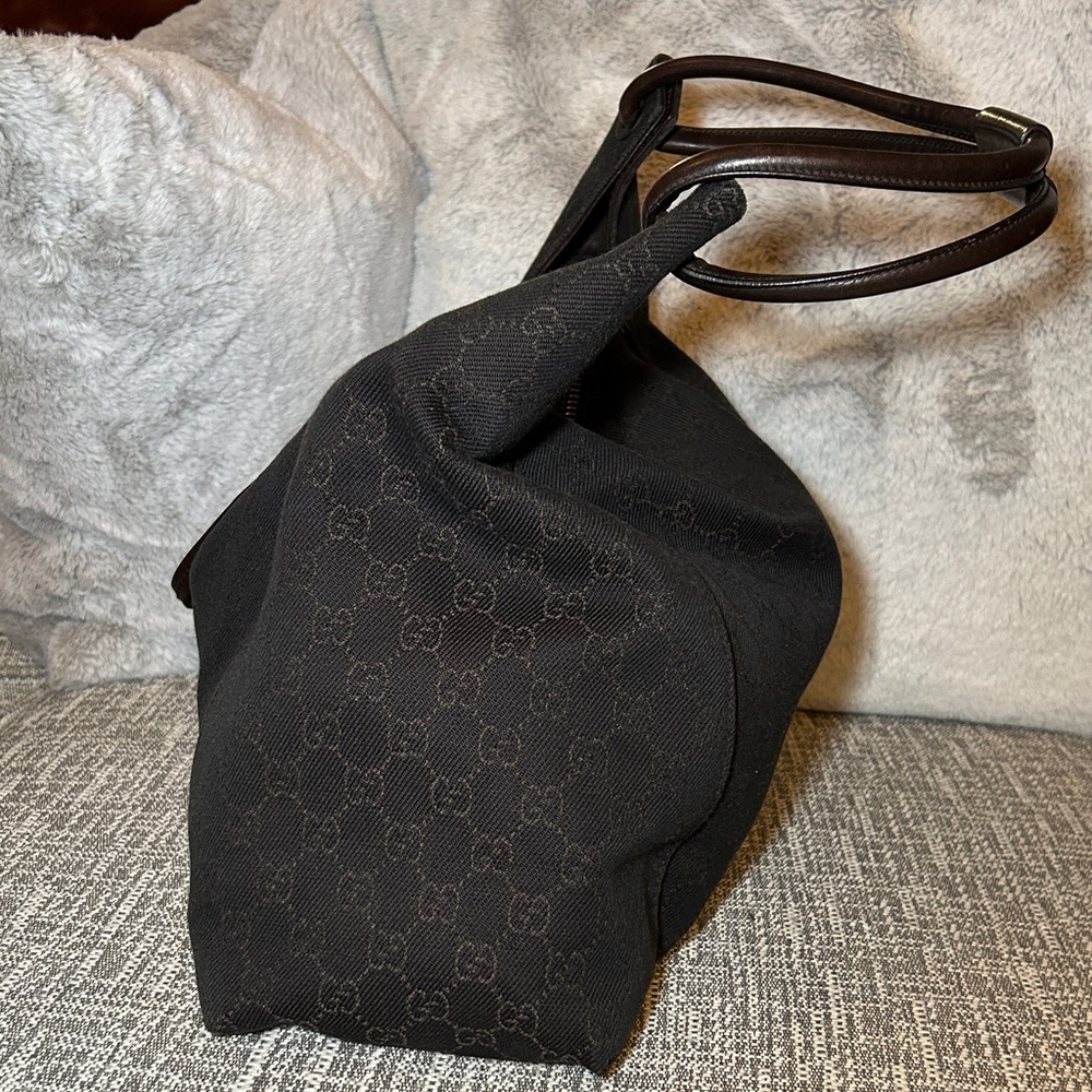 213. Gucci Dark Brown GG Hobo Bag - Picture 4 of 13